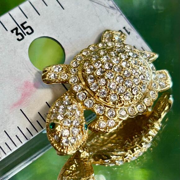 Vintage Gold Tone Turtle Brooch with Clear Rhinestones - Picture 14 of 16